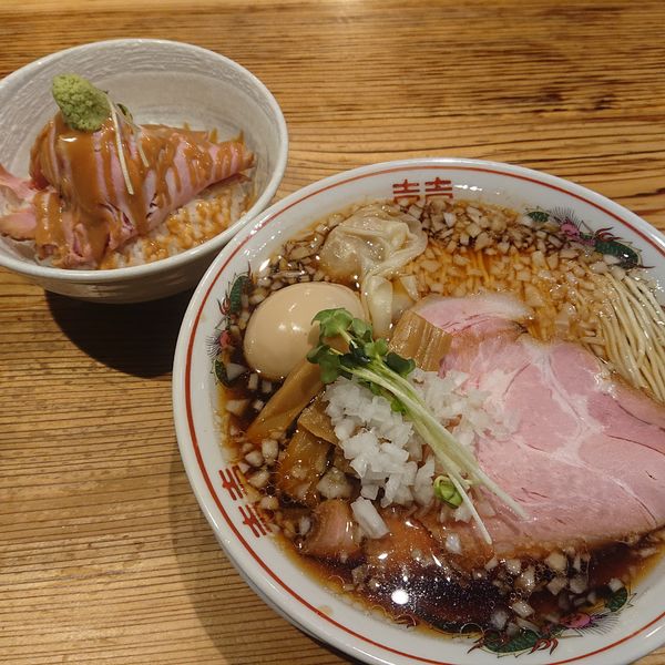 「特製八王子ラーメン1200円焼豚丼380円、生ビール500円」@いしかわやの写真