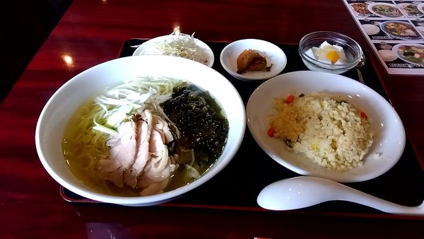 「半チャーハン」@香園 鴨居店の写真