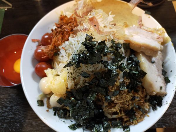 「【限定】しお冷やし中華A 大1350円+生卵50円」@豚星。の写真