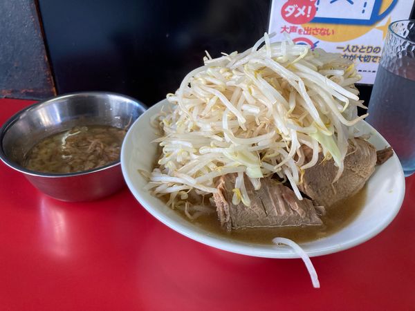 「ラーメン　野菜増し　アブラ別皿」@ラーメンハイキックの写真