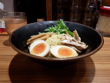 「冷やし中華」@横浜家系ラーメン 壱角家 新宿5丁目店の写真
