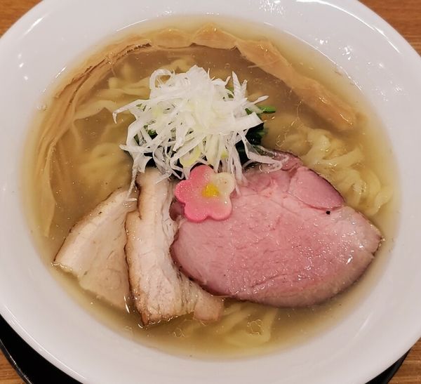 「こはね白醤油そば ８５０円」@麺彩 こはねの写真