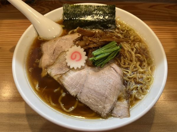 「しょうゆラーメン 、大盛。切り落とし（お持ち帰り）」@オランダ軒の写真