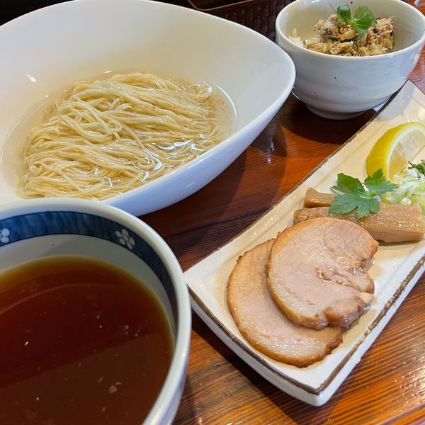 「鶏ガラと鯛兜の昆布水つけ麺（醤油）900円 麺少なめ -50円」@麺＆cafe Coi.Coi.の写真