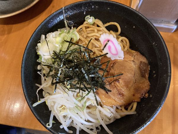 「油そば　大盛り　明太子ご飯」@らあ麺 やったる 新宿店の写真