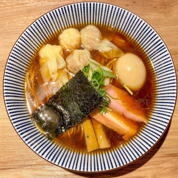 「黒旨にこにこワンタン麺 ¥900 味付玉子 ¥100」@中華soba いそべの写真