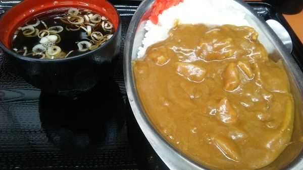 「カレーライス（お吸物付） 530円」@信州生そば みのがさ 神田和泉町店の写真