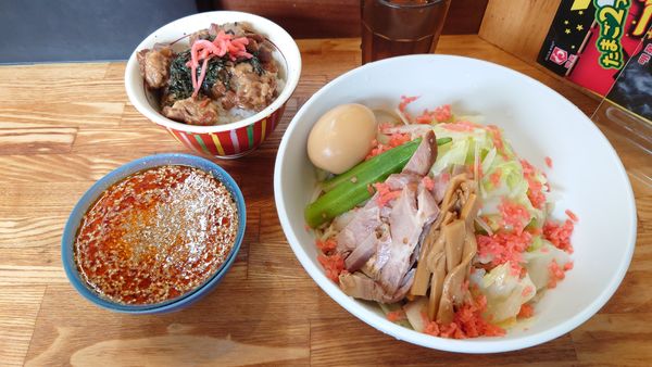 「【限定】冷やし辛つけそば 960円+豚ばらごはん 350円」@中華そば専門 とんちぼの写真