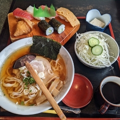 寿司 手延べラーメン 大金の画像