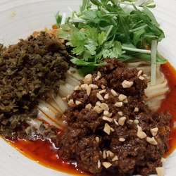 冷やし汁なし担々麺（限定）