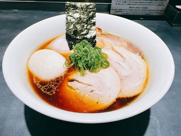 「チャーシュー味玉醤油RAMEN」@うずとかみなりの写真