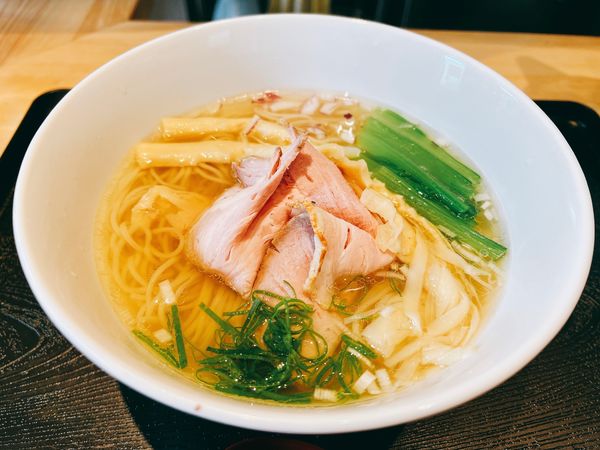 「焼きアゴ鯵オリーブイリコのらーめん 塩 温」@超純水採麺 天国屋の写真