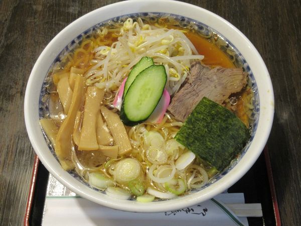 「冷しラーメン（935円）」@栄屋本店の写真