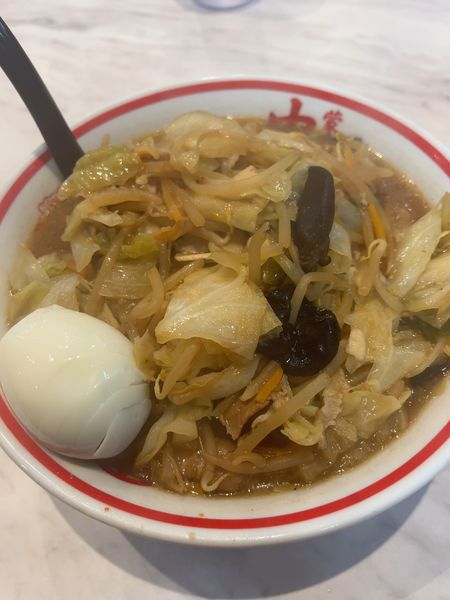 「味噌タンメン(野菜・麺大盛り)+スライスたまご」@蒙古タンメン中本 熊谷店の写真