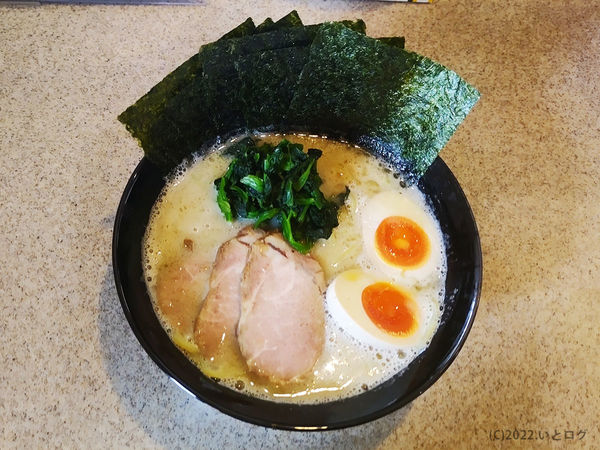 「家系塩（＋スペシャル）」@麺屋おがわの写真