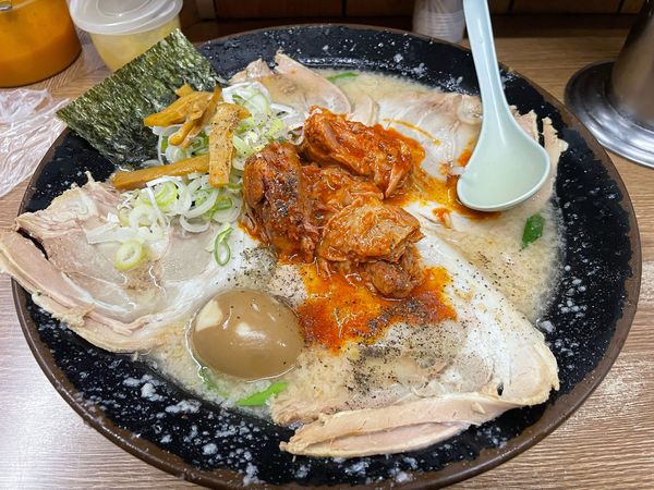 「トリプル（ホルモン&チャーシュー&ミソ）」@屋台ラーメンとんこつ貴生の写真