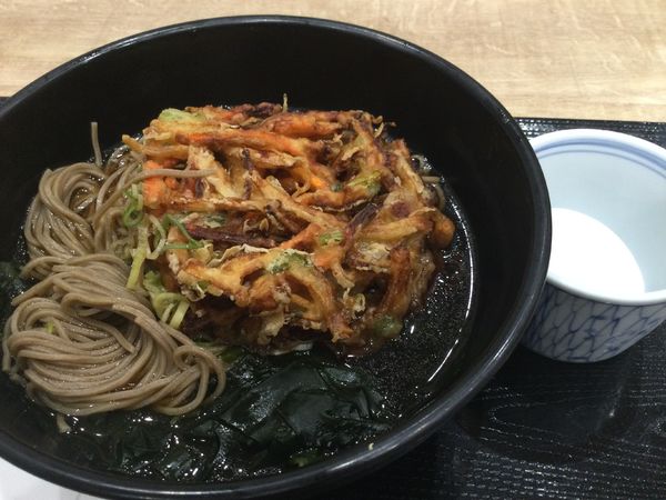 「かき揚げそば　６３８円」@いわいたけし丼 アリオ西新井の写真