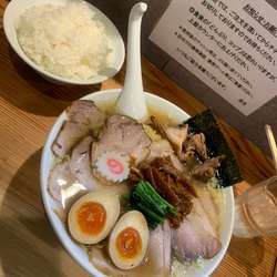 しおチャーシュー麺　味玉　ご飯