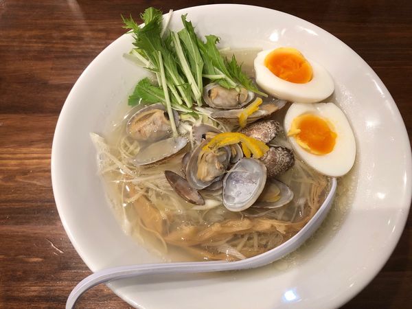 「あさりそば＋味玉子」@麺処 リュウグウの写真