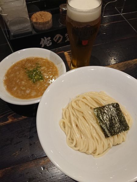 「生ビール 440円 ＋ 本節つけめん 880円」@俺の空 池袋店の写真