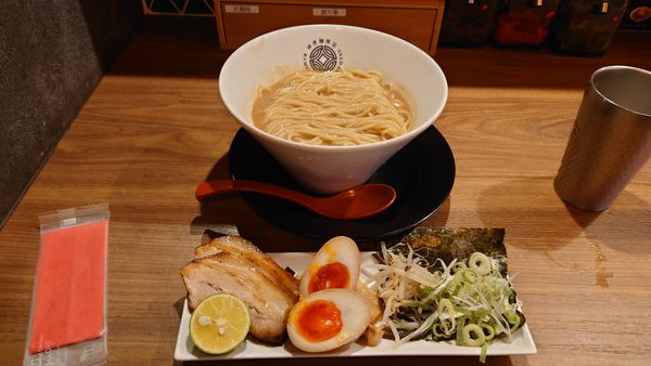 「豚120%大盛り  ¥1100」@麺’s room 神虎 肥後橋店の写真