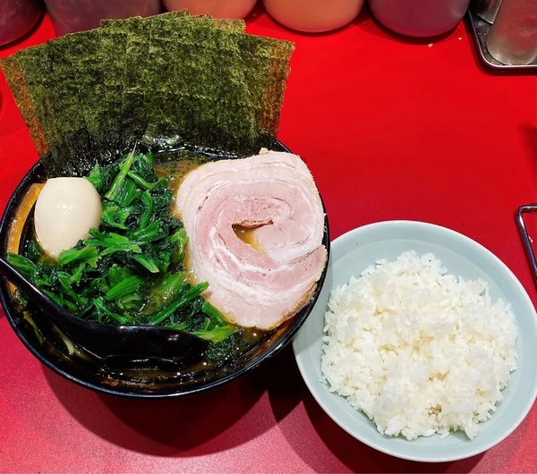 「極ラーメン並｢麺硬め油多め｣＋無料ライス」@ラーメン 菊池家の写真
