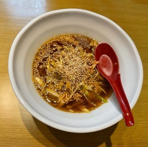 「ネギラーメンと半炒飯　880円のところ790円。」@喜楽屋の写真