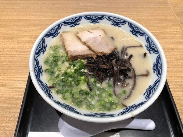「博多らーめん 720円」@由丸 丸の内店の写真