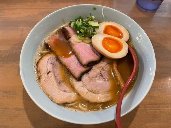 「白湯ラーメン味玉チャーシュー」@ラーメンの店 せせらぎの写真