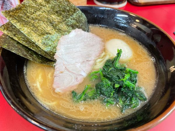 「ラーメン並　味玉」@横浜ラーメン 山本家の写真