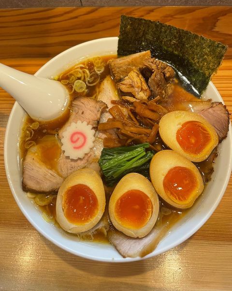 「しょうゆチャーシューメン+味玉+味玉+小ライス」@オランダ軒の写真