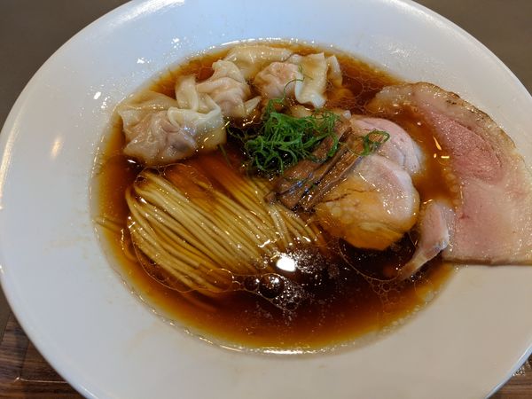 「ワンタン醤油らぁ麺」@Ramen Break Beatsの写真