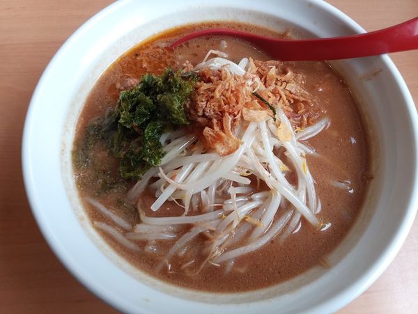 「伊勢味噌ラーメン840円、餃子360円(クーポンで無料)」@麺場 龍吟の写真
