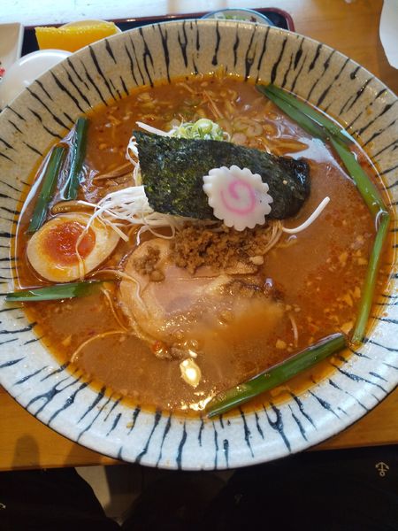 「辛味噌豚骨らーめん」@中華そば よなき家 本店の写真