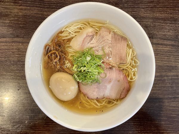 「塩ラーメン ＋ 味玉 ＋ 替玉」@かしわぎの写真