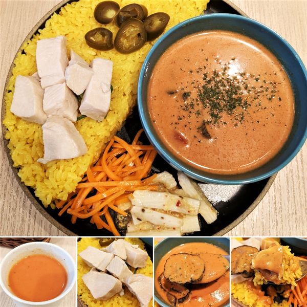 「セロリ香る夏野菜の冷やしカレー feat 薩摩ハーブ悠然どり」@スパイスパレットの写真