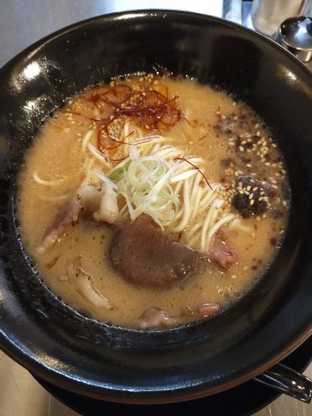 「牛骨醤油ラーメン」@神戸牛商 熊本下通店の写真