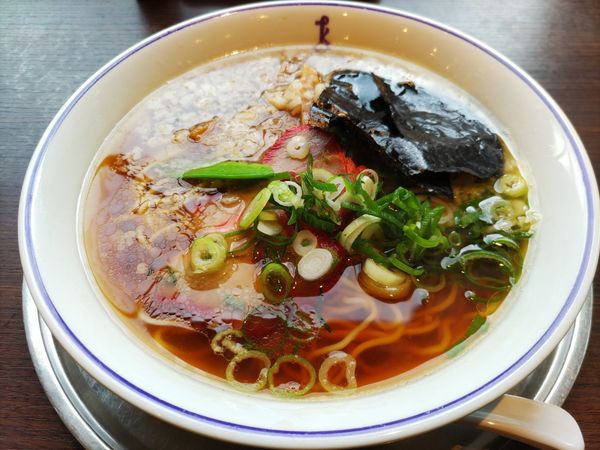 「ラーメン（背脂入り）+コールスロー」@たいめいけんの写真