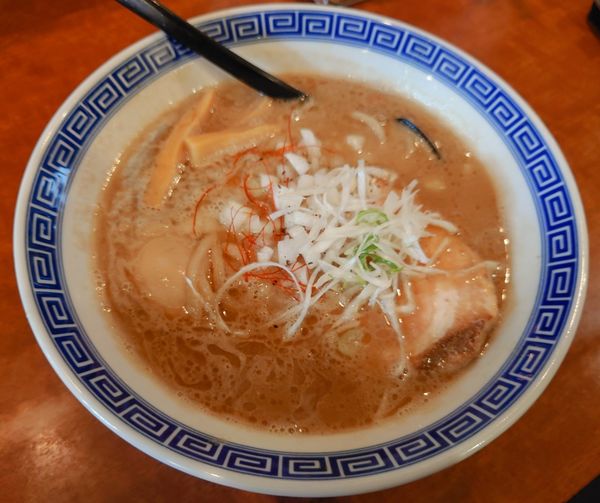 「濃厚豚骨煮干ラーメン【限定】」@ラーメン・まぜそば 麺丸の写真