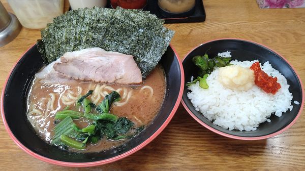 「ラーメン(並)¥780+のりＷ10枚¥100+ライス無料」@麺家 紫極の写真