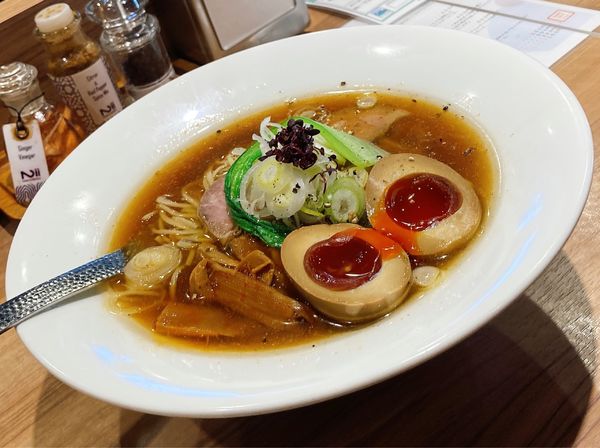 「のどぐろと宇和島産真鯛ラーメン煮玉子入り(大盛り)」@Niiの写真