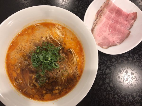 「坦々麺1000円　チャーシュー250円　替玉100円」@創作麺工房 鳴龍の写真