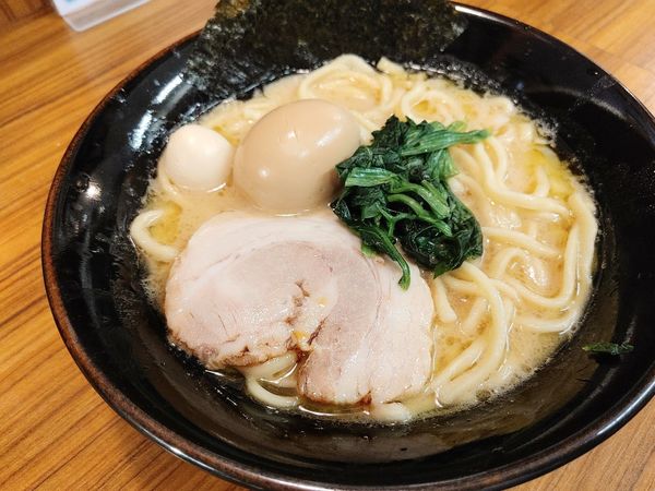 「味玉ラーメン910円」@横浜家系ラーメン 壱角家 運河店の写真