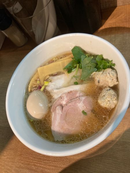 「貝と牛の中華そば(醤油)」@貝そばもぉむの写真