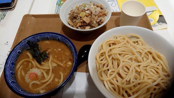 「つけ麺880円大盛200円肉飯セット250円」@白楽 栗山製麺 ラゾーナ川崎店の写真