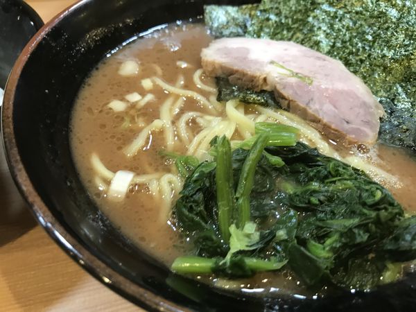 「ラーメン 並」@横浜家系らーめん 武道家 賢斗の写真