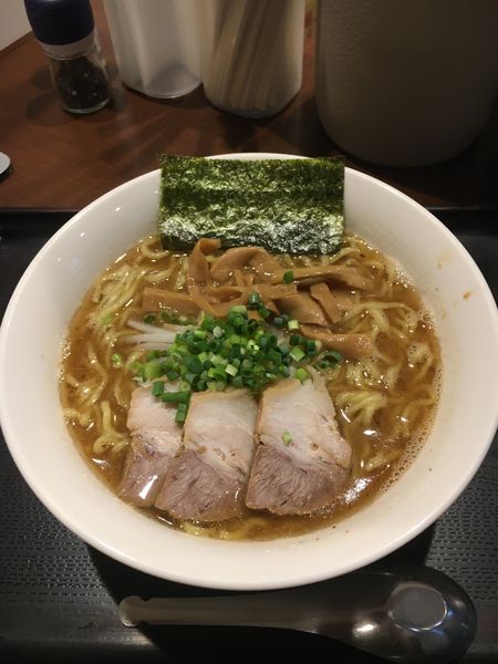 「中華そば(大盛り)¥950」@中華そば おかべの写真