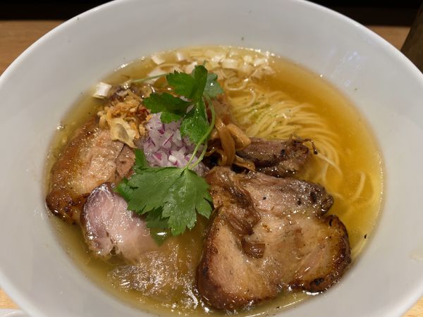 「塩らぁ麺」@らぁ麺や 嶋の写真