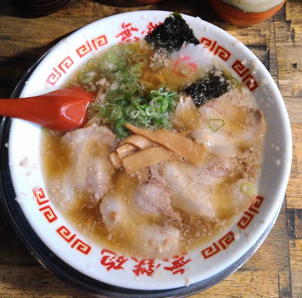 「魚正油ラーメン(全部普通)＋ギョーザ」@無鉄砲 東京中野店の写真