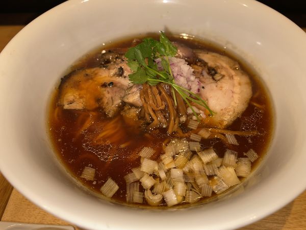 「醤油らぁ麺」@らぁ麺や 嶋の写真